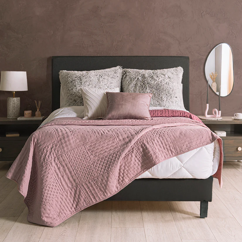 Blush Novo Comforter