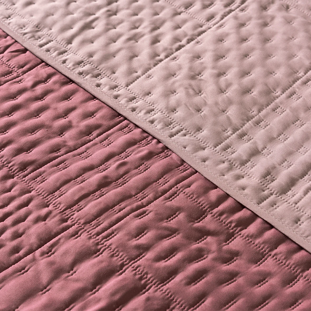 Blush Novo Comforter