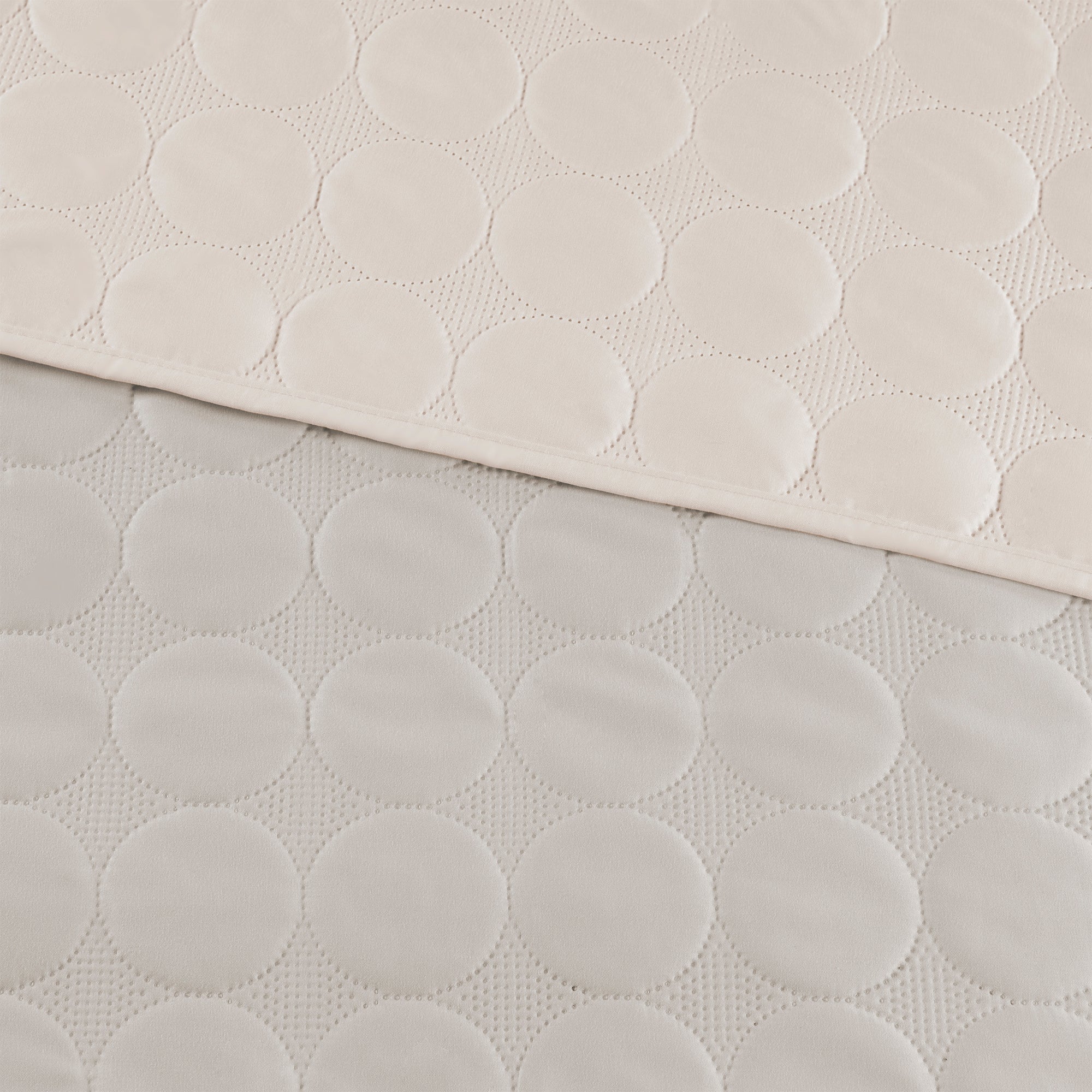 Cannes Novo Comforter