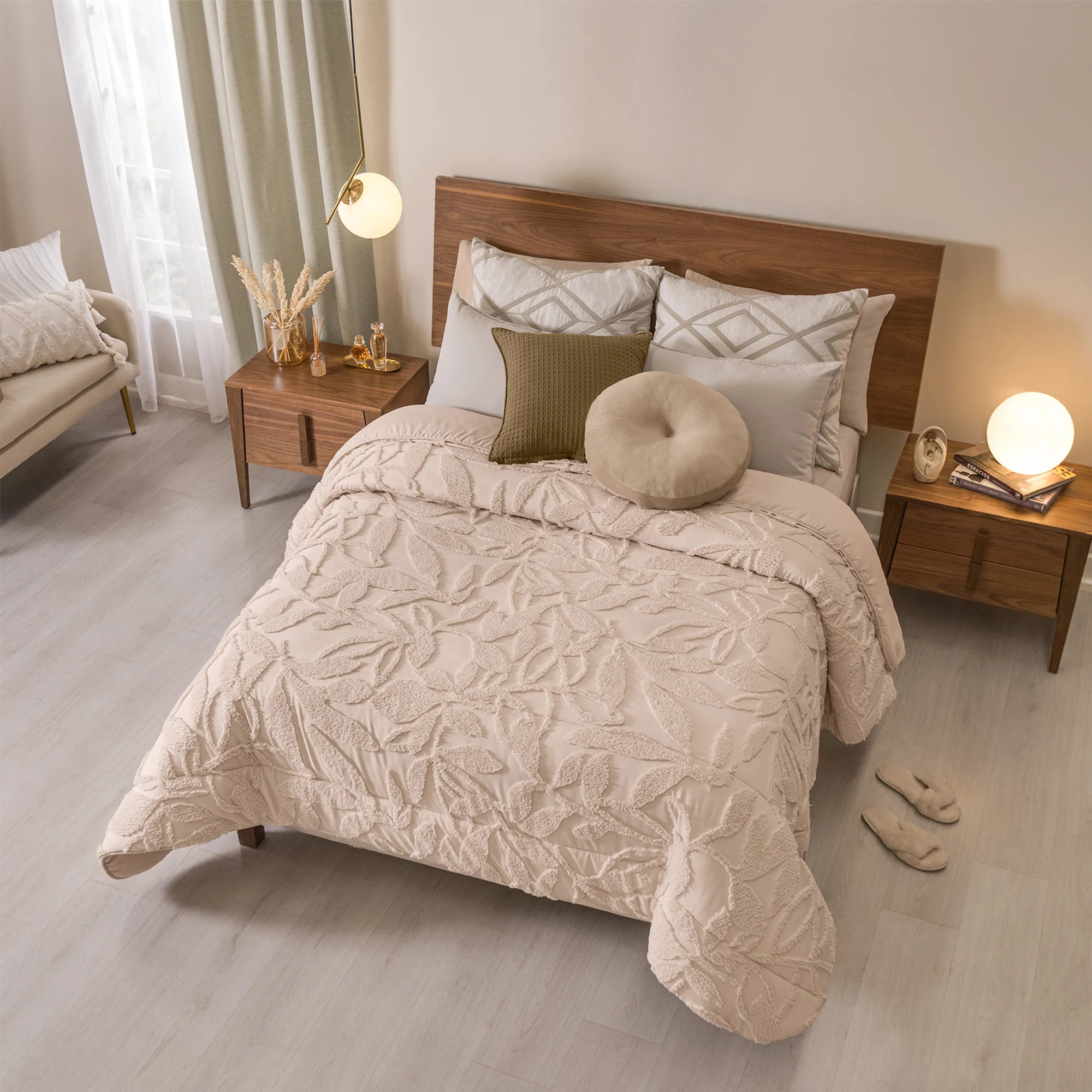 Castilla Comforter Set