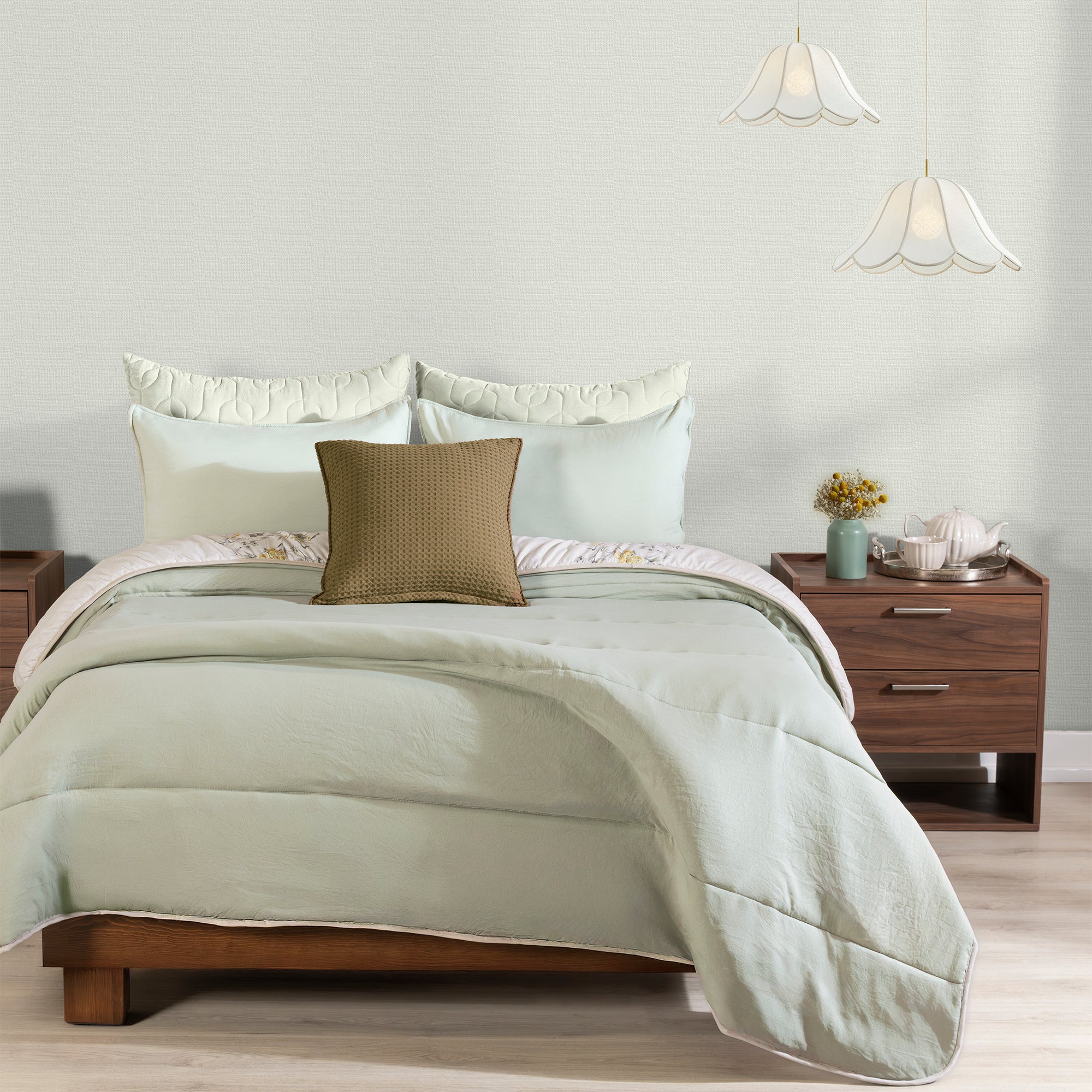 Versailles Comforter Set