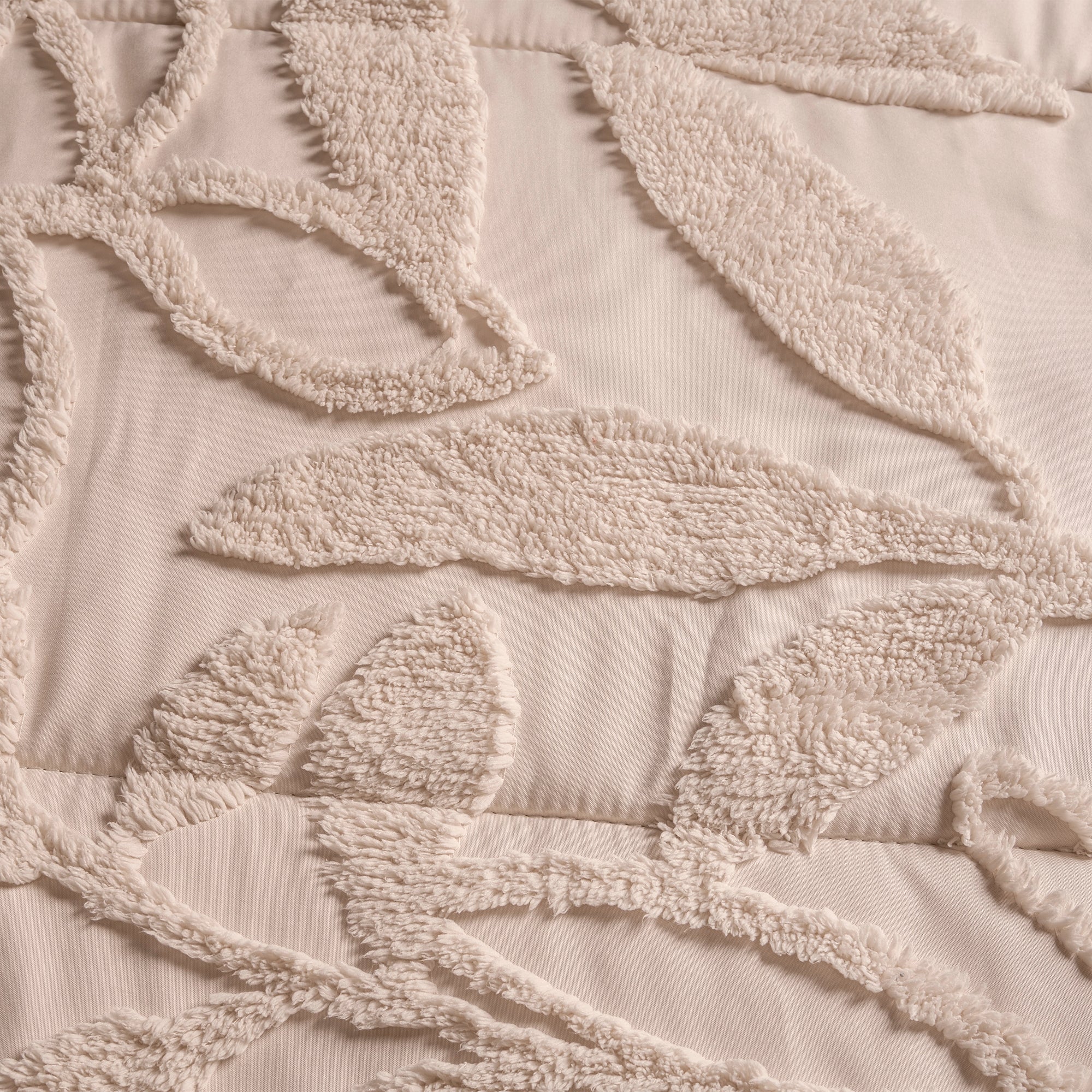 Castilla Comforter Set